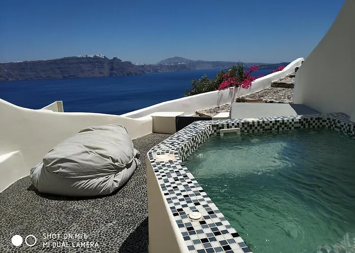 Blue Canaves Boutique * Oia